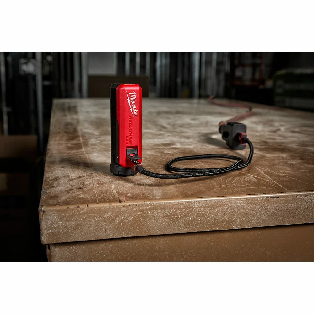Milwaukee REDLITHIUMâ„¢ USB Charger & Portable Power Source Kit - 48-59-2013 - Batteries & Chargers - Image 6