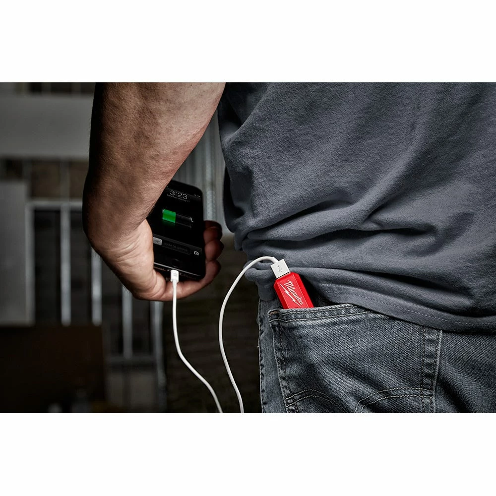 Milwaukee REDLITHIUMâ„¢ USB Charger & Portable Power Source Kit - 48-59-2013 - Batteries & Chargers - Image 7