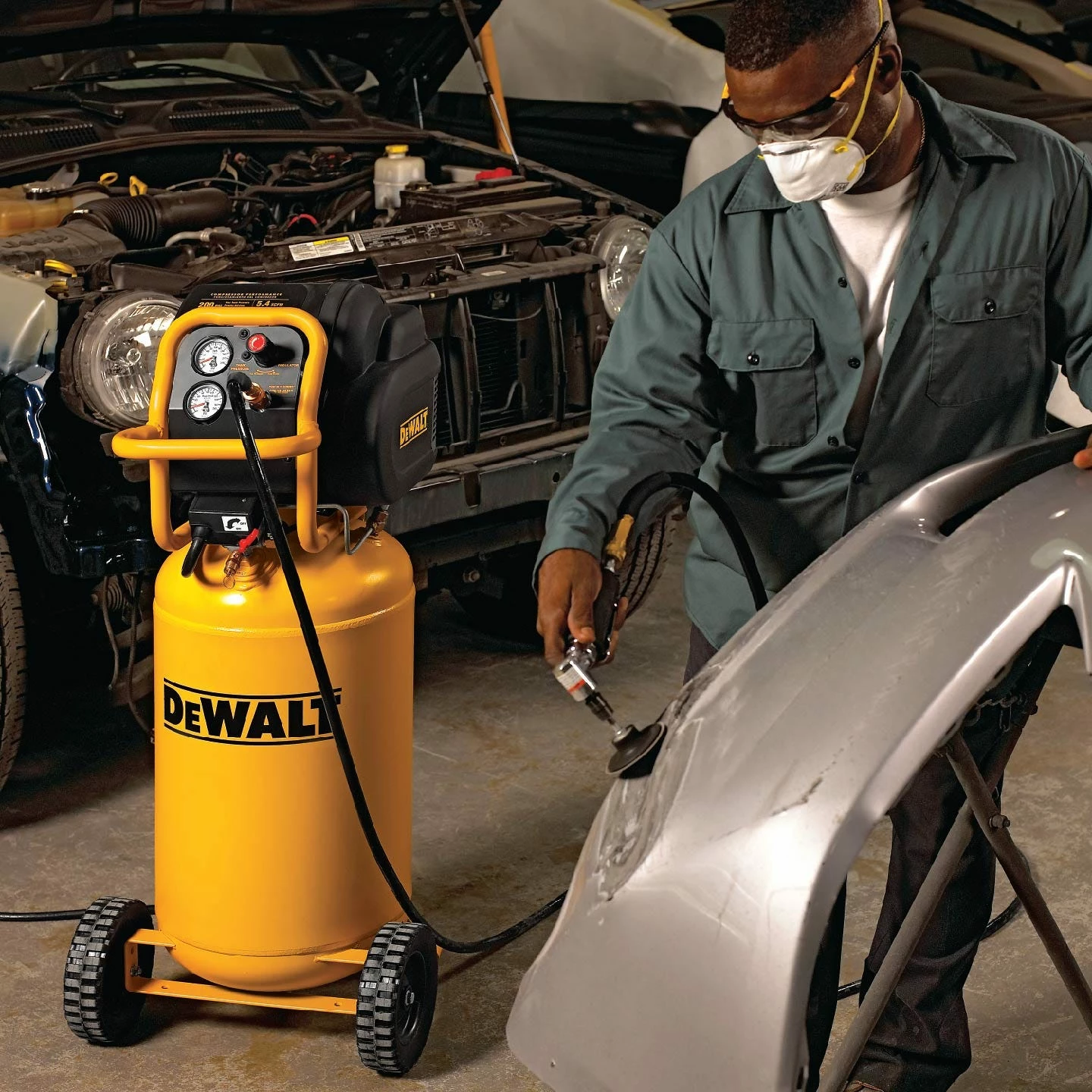 DeWalt 1.6hp Continuous 200 PSI 15 Gallon lon Air Compressor D55168 - Air Compressors - Image 7